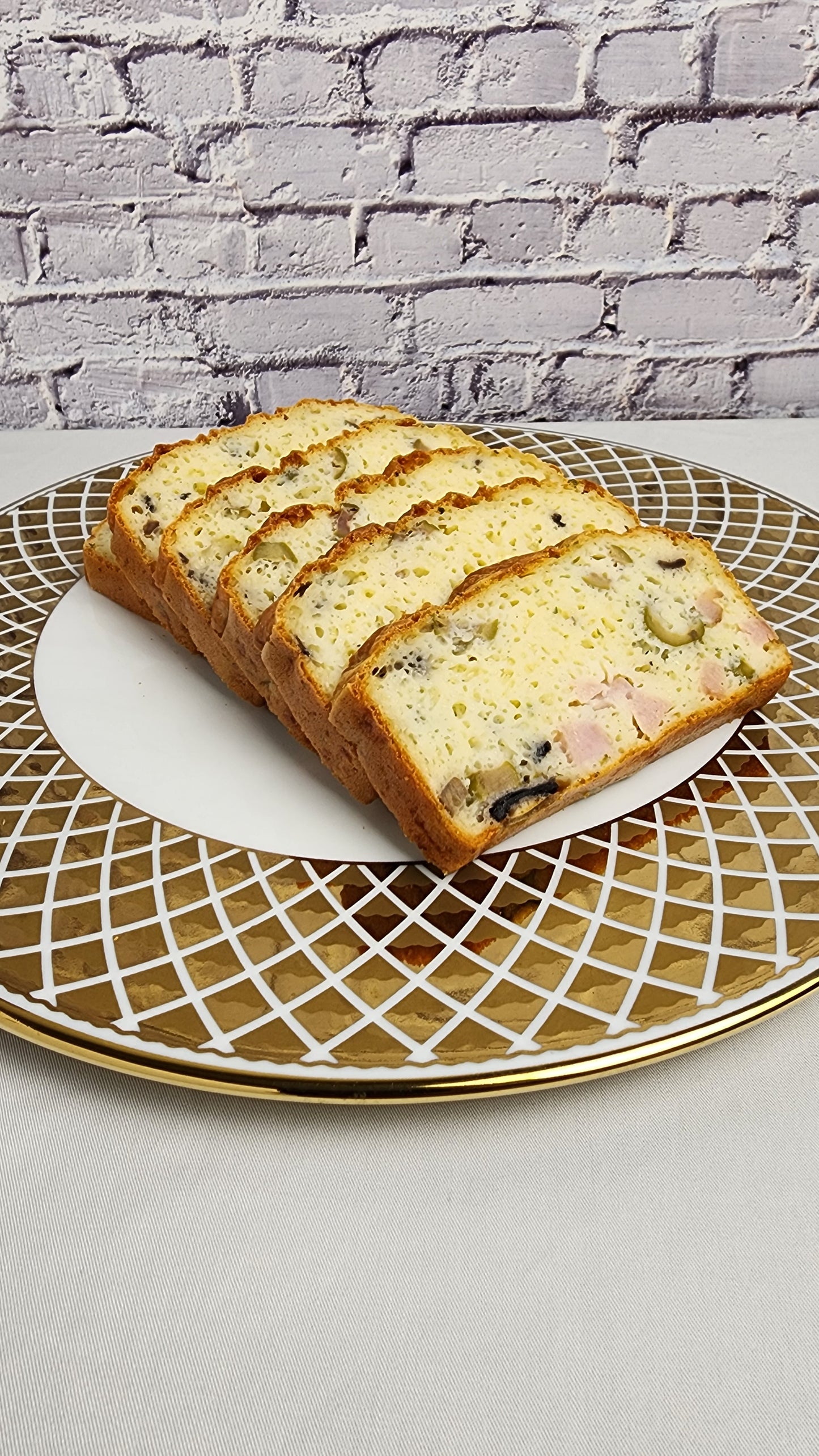 Ham and olives savory cake